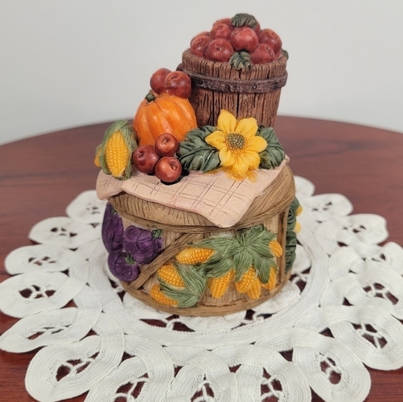 Vintage A. Richesco Corp‎ Resin 3D Autum Harvest Trinket Box 1980s - Picture 1 of 15